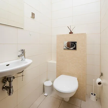 Arkadia Urban By Bookinghost Varşova