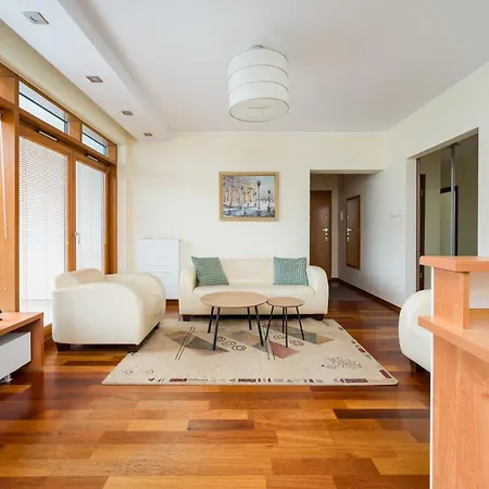 Arkadia Urban By Bookinghost * Varşova